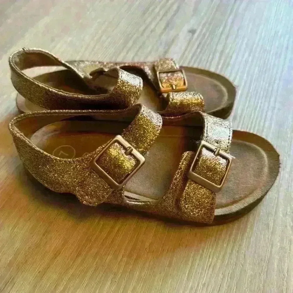Cat and Jack sparkle sandals size 7
